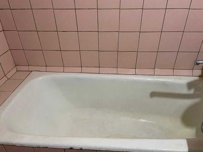 Чугунная ванна в хорошем состоянии