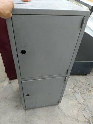 Сейф сотилади холати яхши хамма жойи бутун тоза