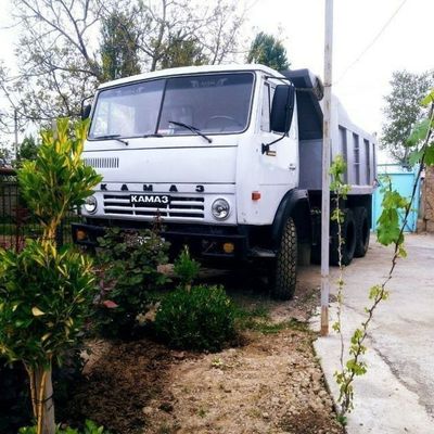 Kamaz 12.200 keliwiladi yil 83 gaz bor 400 talik balon.