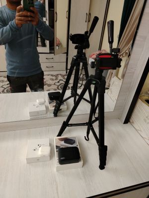 Airpods, mikrofon, shtatif