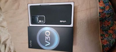 Vivo v30 rangi matviy qora xolati idial 12/256 dok