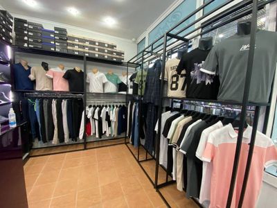Продаются готовые стелажи для магазина одежды