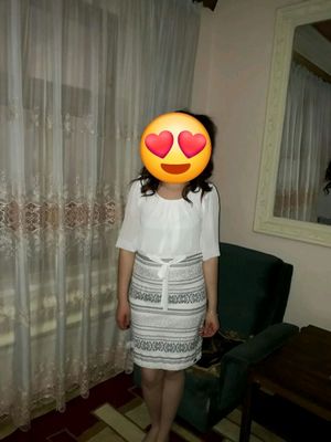 Oq ko'ylak dvoykaga o'xshaydi kiyilgan