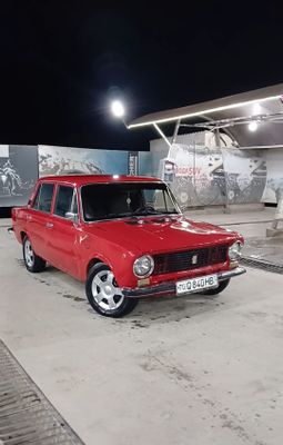 Vaz 21011 sotiladi