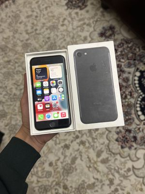 iPhone 7 128gb срочни сотилади