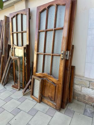 Bu eshik rom sotiladi