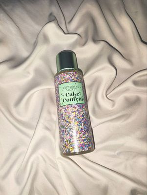 Victoria secret sprey yangi ishlatilmagan +maska