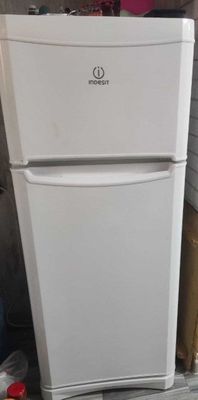 Продаётся холодильник INDESIT