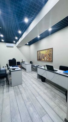 Сдаётся Отдельно-стоящее знание 4 уровня, закрытая территория, паркинг