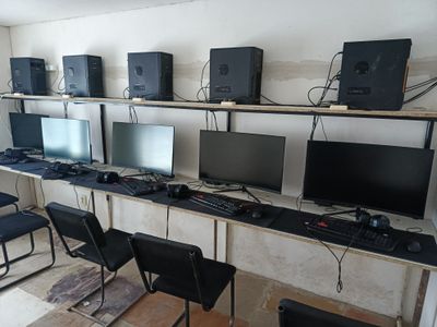 Тайын бизнес 20 дана компютер сатылад келисимли бахадаы