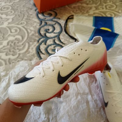 Butsa sotiladi air zoom vapor 16 elite yangi umuman kiyilmagan