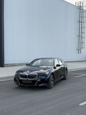 BMW i5 35L bez probeg v nalichii