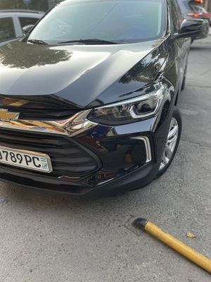 qora tracker srocna sotiladi