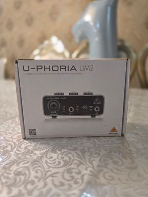 Behringer U-Phoria UM2