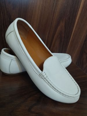 Продаются женские мокасины