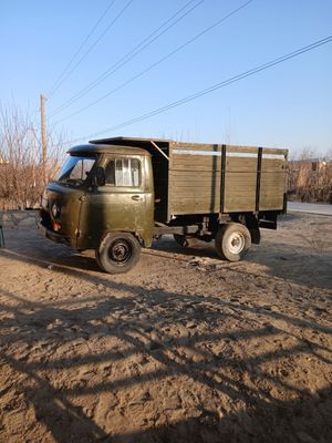 Sotiladi UAZ xizmatga yaroqli yuk tashishga tayyor