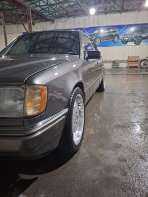 Mercedes-Benz 124 motor 3.2lik aftamat karopka kanditsioner bor propan