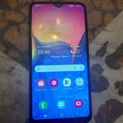 a 10/ 64 gb  sotiladi xolati yaxshi