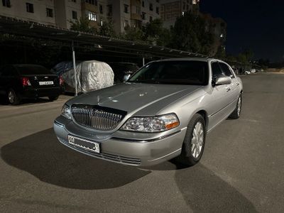 Lincoln (2003 йил) Мотор: 4.3 L Юрган масофа: 238,000 мил Н