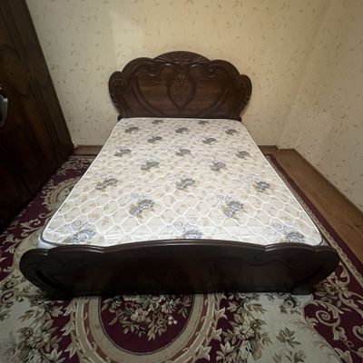 спальный кровать с матрасом