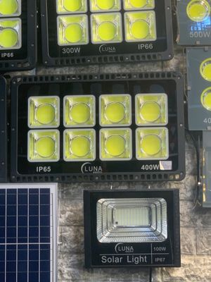 Luna prajectr 400w sotiladi yengi karobka