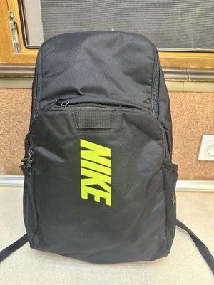 Nike рюкзак в хорошем состоянии