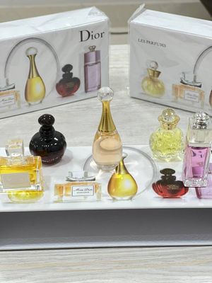 Oʻsha mashxur dior orginal 5 talik atir naborlarimiz yetib keldi