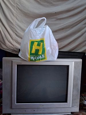 Televizor kelishlgan narxda sotiladi LG ishlaydi pulti bor