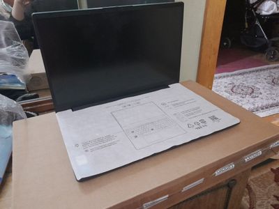 Lenovo Noutbuk i3