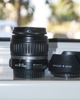 Объектив Canon 18-55mm