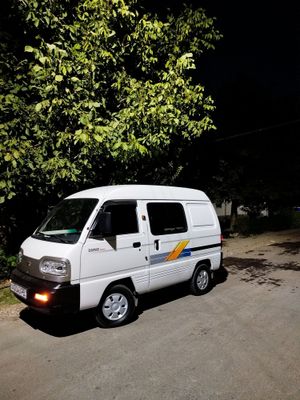 Damas Kombi yuk va yolovchi uchun moljalangan
