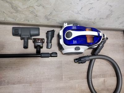 Продам мощный пылесос lg compressor с управлением на ручке
