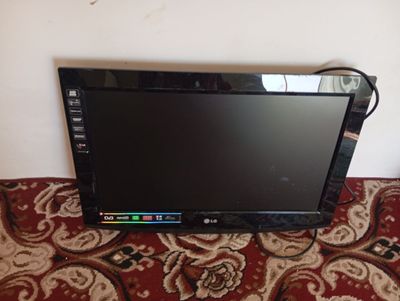 LG televizor 32 lik