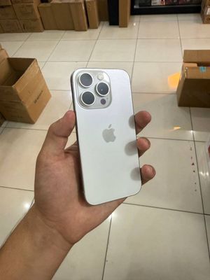iPhone 15 pro в хорошем состоянии