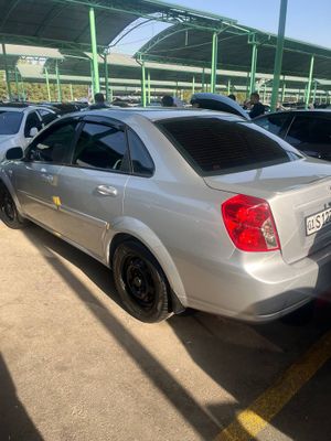 Продаётся ухоженный Lacetti 1.8, первые руки