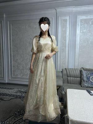 Bir marta kiyilgan. Razmer S M. 200.000 soʻm