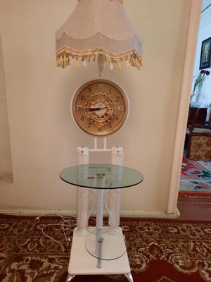 Часы Светильник в хорошем состоянии.