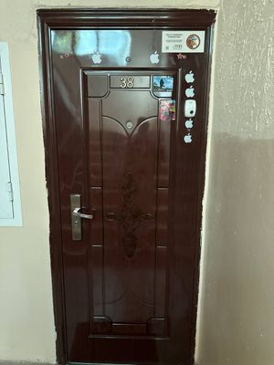 2 железные дверы б/у, срочно продам