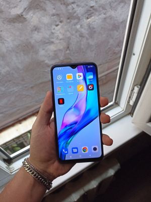 Срочно Xiaomi Redmi note 9 в отличном состояние+чехол/