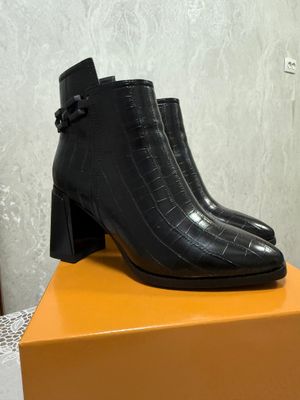 Полусапоги от ZARA размер 40