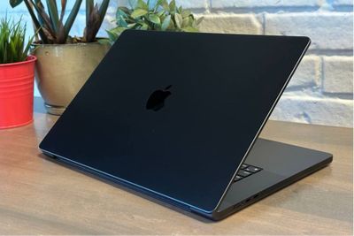 Mackbook M3 PRO 18 512GB 16H