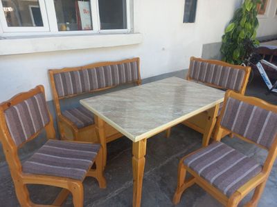 Продам кухонный уголок (стол + стулья + лавки с ящиками)