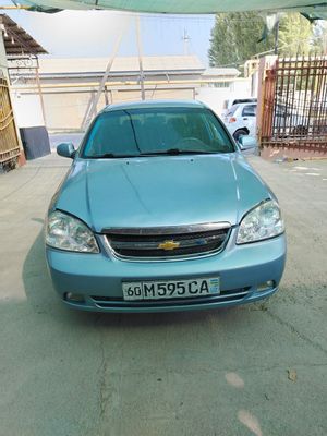 Автомобиль шевроле