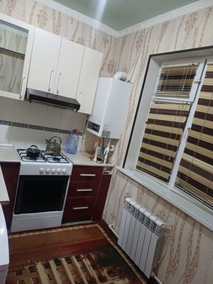 Квартира сотилади. 1 хона 3 этаж Сохил Пойтахт рупарасида 28 кв м. Рем