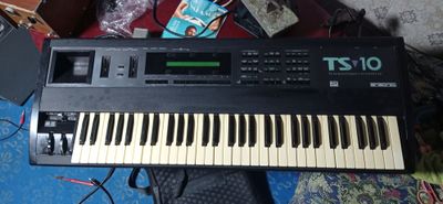 Ensoniq ts 10 fleshkas bor