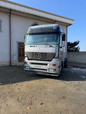 Mersbenz actros 2002 yil