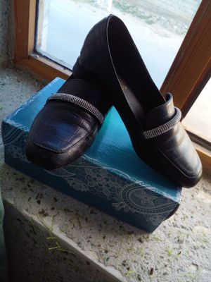 oyoq kiyim 2 martta kiyilgan sfati zor