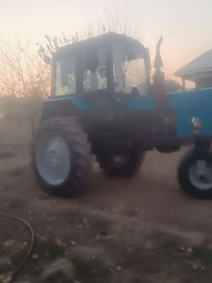 Traktor belarus 80