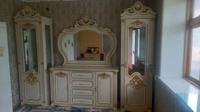 камот ва пенал набор сотилади