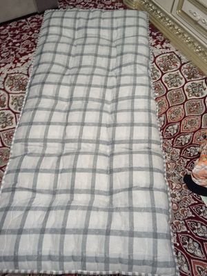 2ta kotta Matras sotiladi